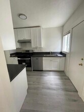 Grand Avenue Apartments in Long Beach, CA - Building Photo - Building Photo