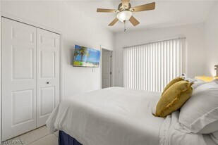 742 111th Ave N in Naples, FL - Building Photo