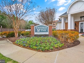 3810 Lightfoot St, Unit 310 in Chantilly, VA - Building Photo