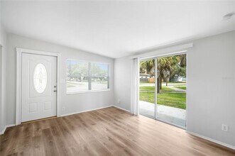 5300 6th Ave S in St. Petersburg, FL - Building Photo - Building Photo