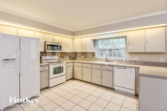 2413 Timbercreek Loop E in Lakeland, FL - Building Photo - Building Photo