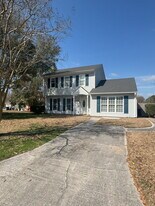 105 Palamino Ct in Jacksonville, NC - Building Photo