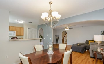 4649 Ashburn Square Dr in Tampa, FL - Building Photo - Building Photo