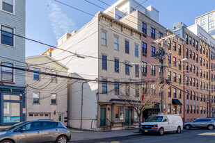 139 MORRIS St Apartments