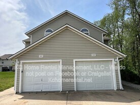 503 SW 4 St in Blue Springs, MO - Building Photo