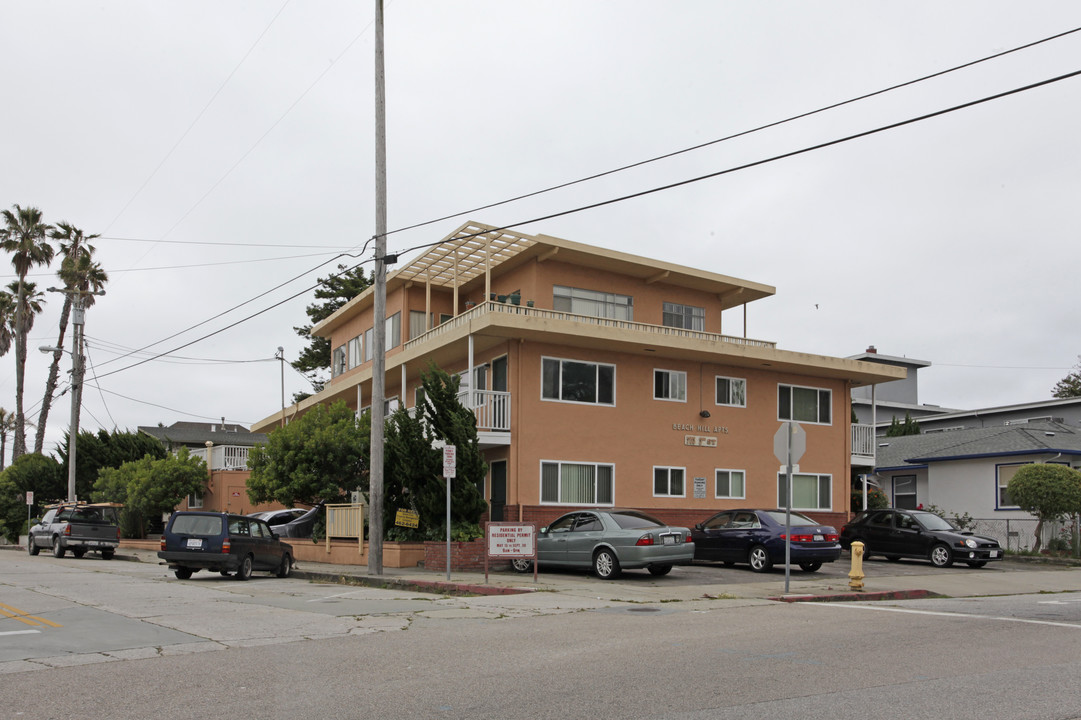 Beach Hill Apartments in Santa Cruz, CA - Building Photo