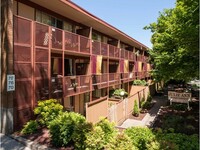 Julie Ann Apartments in Portland, OR - Foto de edificio - Building Photo