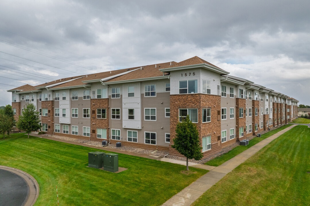 Sarazin Flats in Shakopee, MN - Building Photo