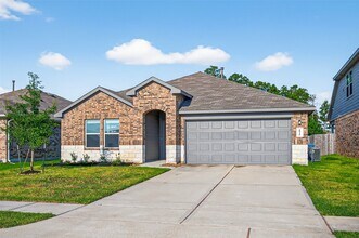 20330 Tembec Dr in Roman Forest, TX - Foto de edificio - Building Photo