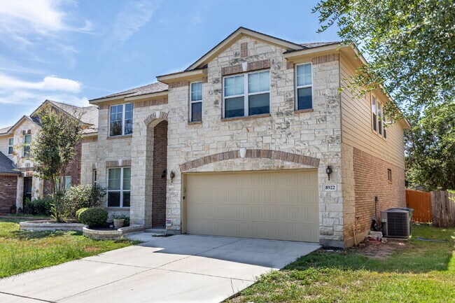 8922 Weimer Forest in Helotes, TX - Building Photo - Building Photo
