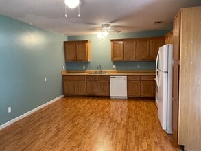 1110 Roberts Dr in Paragould, AR - Building Photo - Building Photo