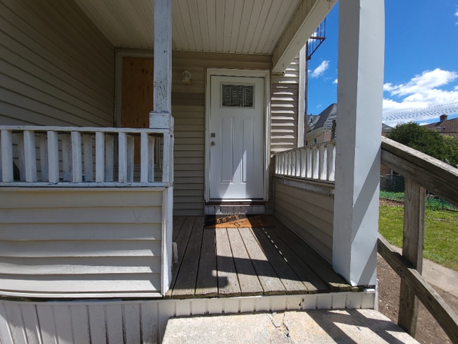 30 Beacon Ave