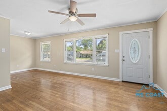 2050 North Dr in Biloxi, MS - Building Photo - Building Photo