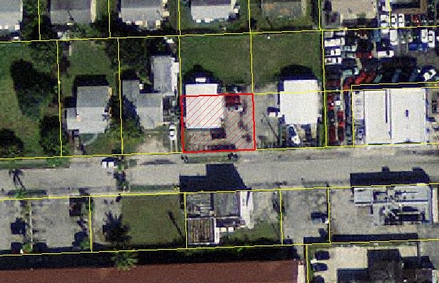 2127 Madison St in Hollywood, FL - Building Photo