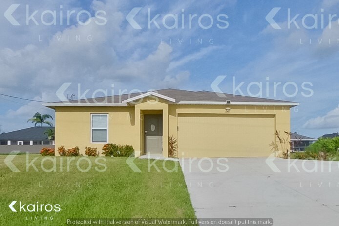 1835 Nelson Rd N in Cape Coral, FL - Foto de edificio