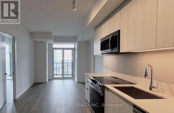 50-1450 Power St in Toronto, ON - Building Photo - Building Photo