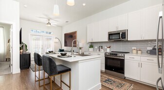 11694 W Airport Blvd in Meadows Place, TX - Building Photo