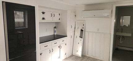 1984 Front St in East Meadow, NY - Building Photo - Building Photo