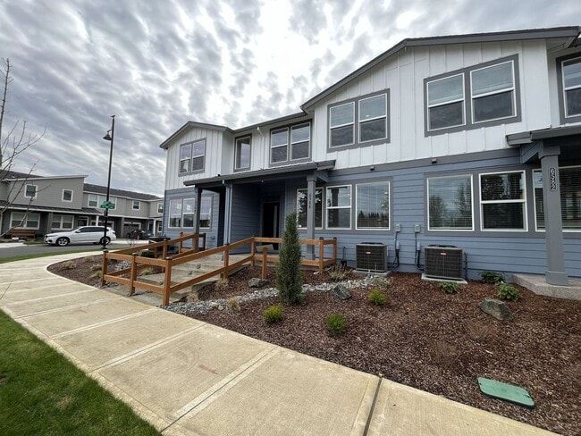 6588 SE Nasha St in Hillsboro, OR - Building Photo - Building Photo