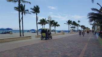 2822 Monroe St in Hollywood, FL - Building Photo