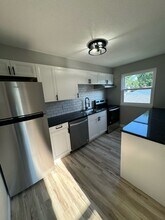 2405 Carew St in Fort Wayne, IN - Foto de edificio - Building Photo