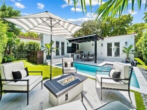 1503 Columbus Blvd, Unit #2 in Coral Gables, FL - Building Photo - Building Photo