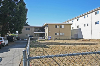 1821-1825 28th Ave in Oakland, CA - Building Photo - Building Photo