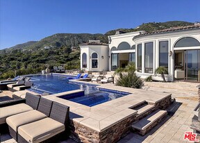 31280 Bailard Rd in Malibu, CA - Building Photo