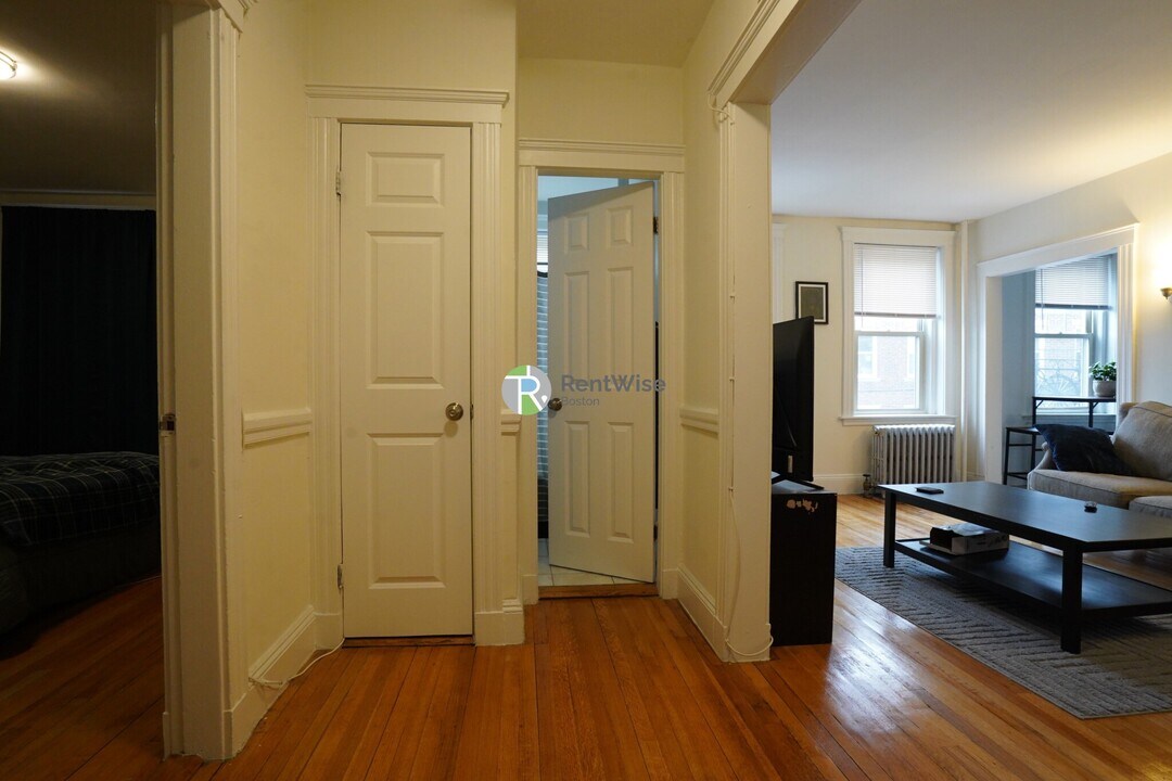 1848 Commonwealth Ave in Boston, MA - Building Photo