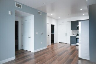 8940 Reseda Blvd in Los Angeles, CA - Building Photo - Building Photo