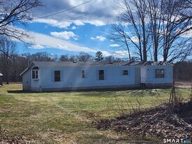 216 Angel Rd in Pomfret, CT - Building Photo