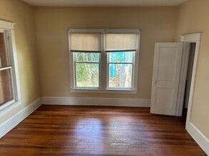 907 Live Oak St in New Smyrna Beach, FL - Building Photo - Building Photo