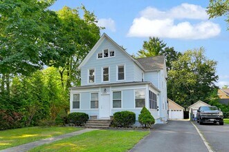 153 Franklin Ave in Pearl River, NY - Building Photo - Building Photo