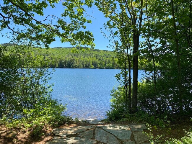 150 Woodcrest in Springfield, NH - Building Photo - Building Photo