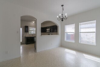 702 Pampas Ricas Dr in Leander, TX - Building Photo - Building Photo