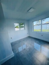 912 NE 2nd Ct in Hallandale Beach, FL - Building Photo - Building Photo