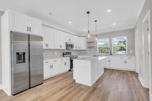 2007 Arbutus Ave in North Charleston, SC - Building Photo