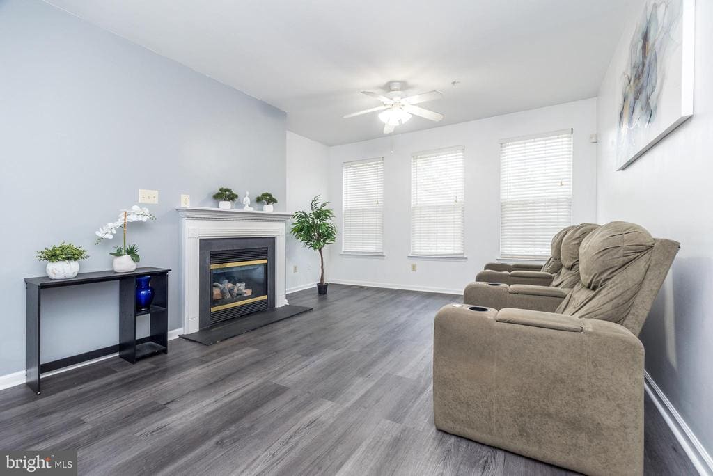 483 Fort Hill Cir in Fort Washington, PA - Building Photo