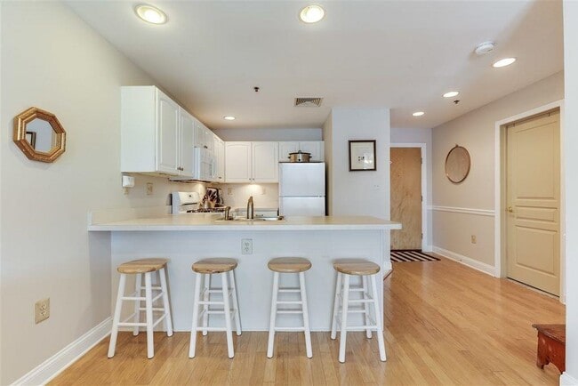 711 Clinton St in Hoboken, NJ - Building Photo - Building Photo