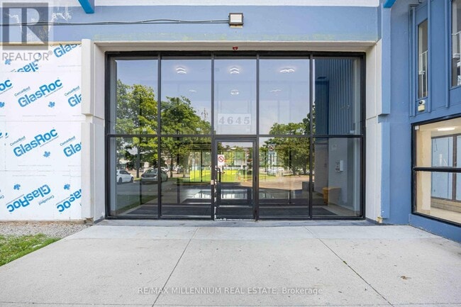 4645 Jane St in Toronto, ON - Building Photo - Building Photo