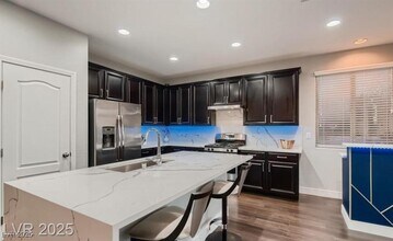 7714 Sagamore Bay Ct in Las Vegas, NV - Foto de edificio - Building Photo