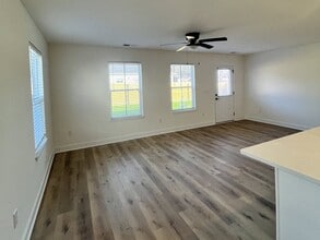 120 E Grand St in Jackson, TN - Foto de edificio - Building Photo