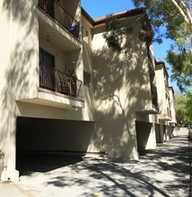 4909 Pasadena Avenue Ter in Los Angeles, CA - Building Photo - Building Photo