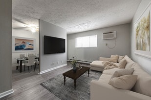 Avalon Apartments in Canton, OH - Building Photo