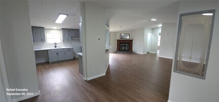 33163 Cassandra Way in Ridge Manor, FL - Building Photo - Building Photo