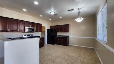 42564 W Palmyra Ct in Maricopa, AZ - Foto de edificio - Building Photo