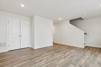 18 Anderson Dr in Bridgeport, PA - Building Photo - Building Photo