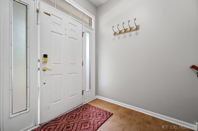 5426 Cloverdale Rd in Hanover Park, IL - Building Photo - Building Photo