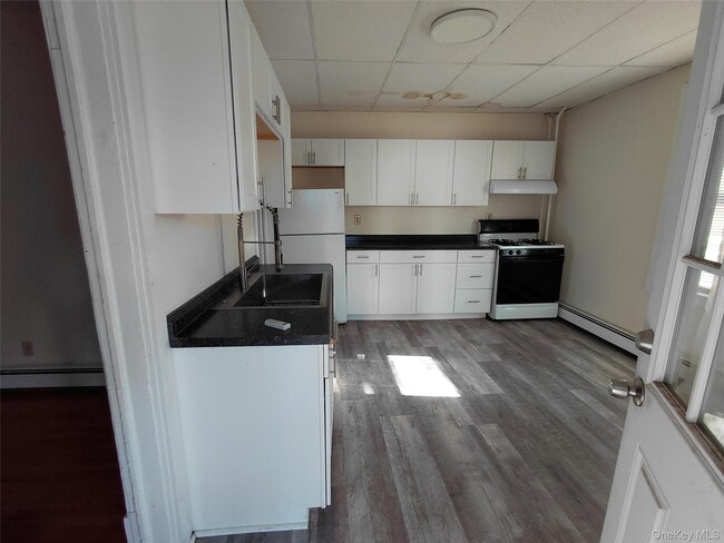 8 Center St in Kingston, NY - Building Photo - Building Photo