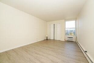 1 River Rd, Unit 3G in Nutley, NJ - Building Photo